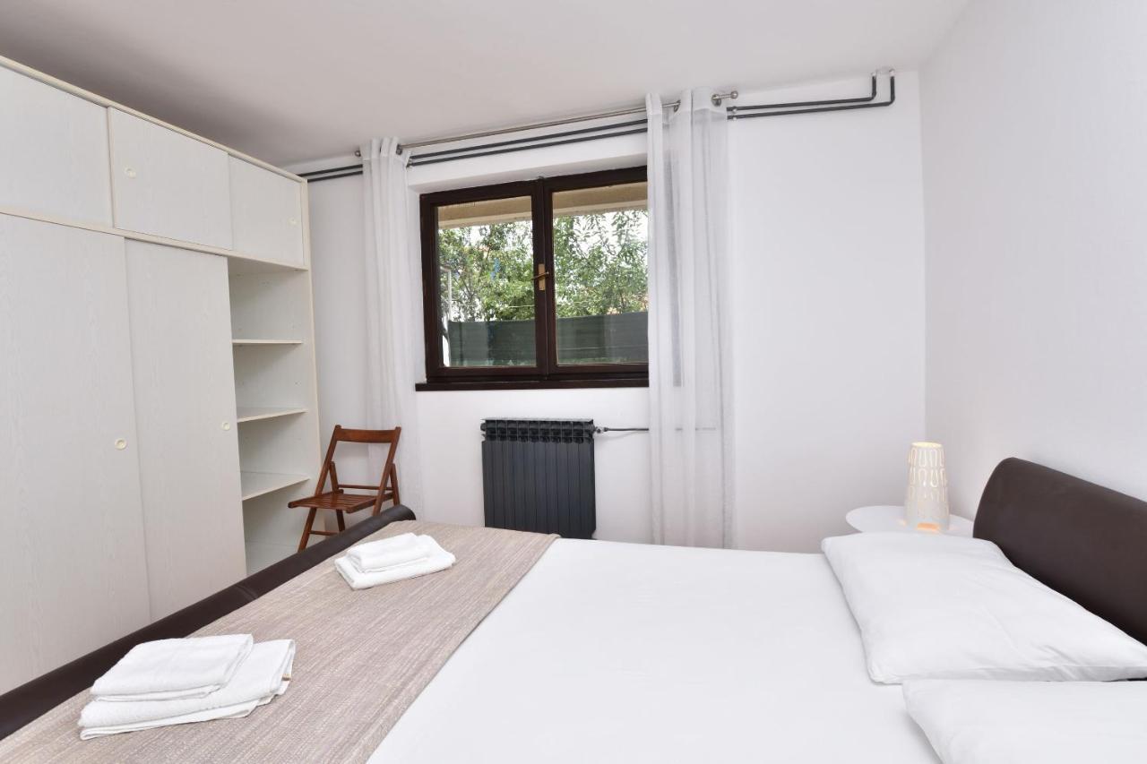 Apartment Ivan Primošten Екстериор снимка