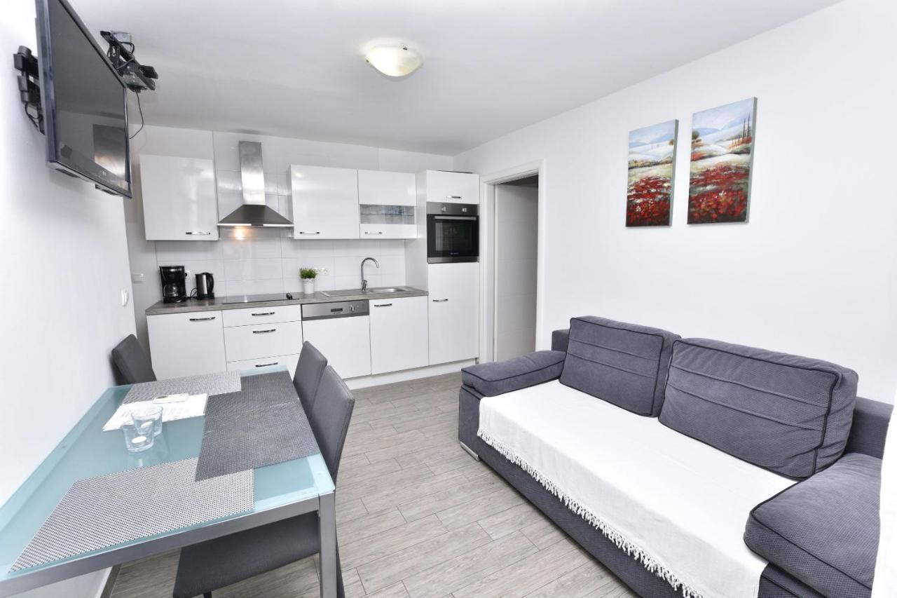 Apartment Ivan Primošten Екстериор снимка