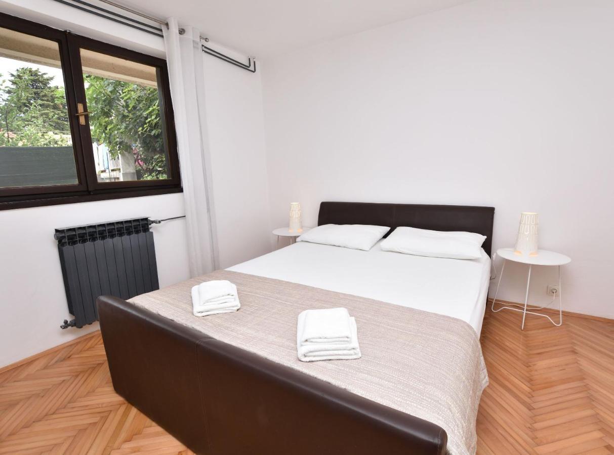 Apartment Ivan Primošten Екстериор снимка